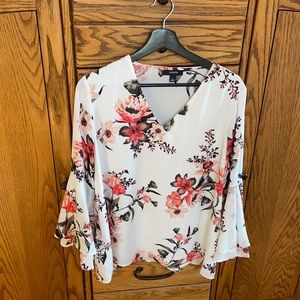 Floral print white background Alfani top